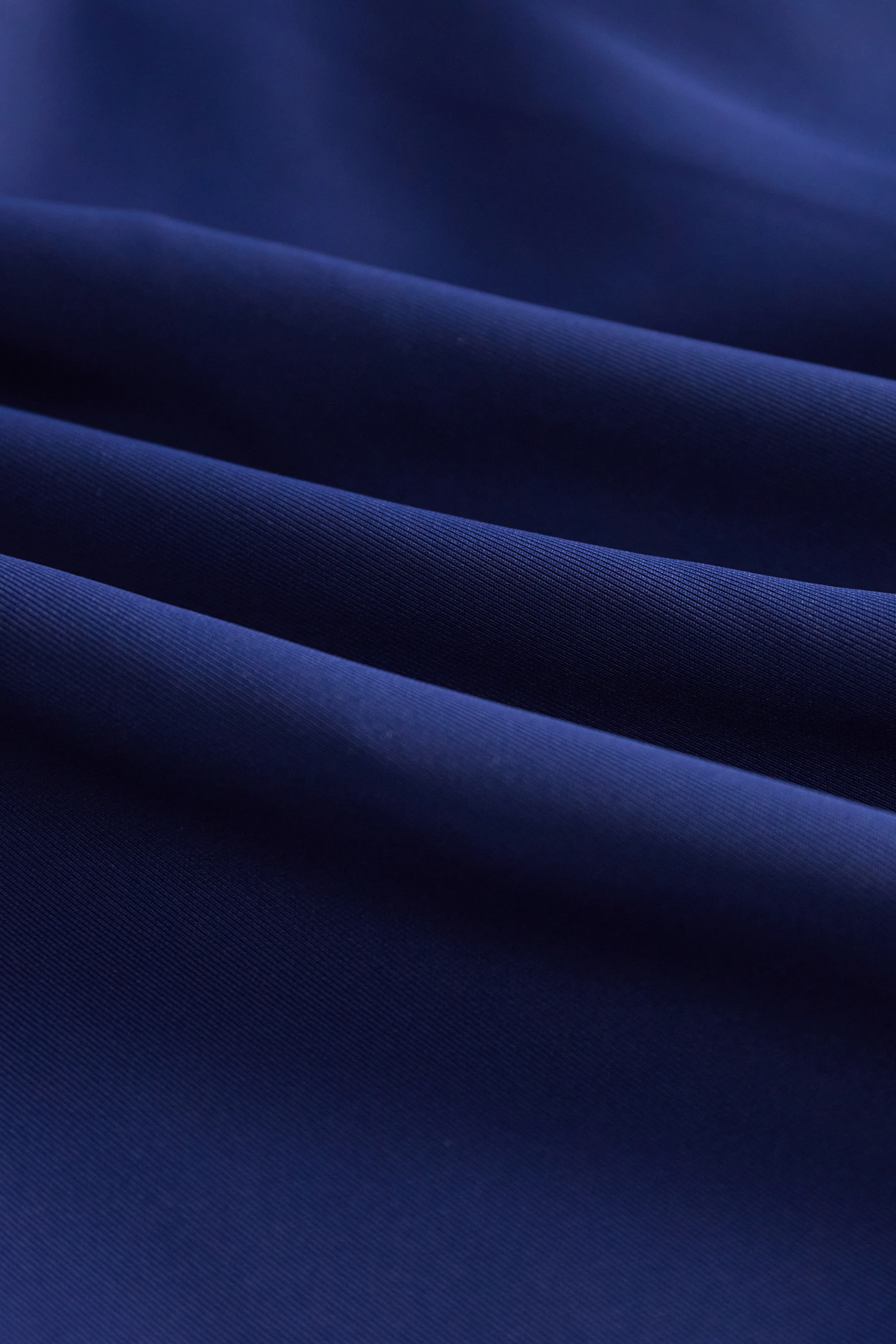 Chic Navy and White Color-Block Sheath Dress