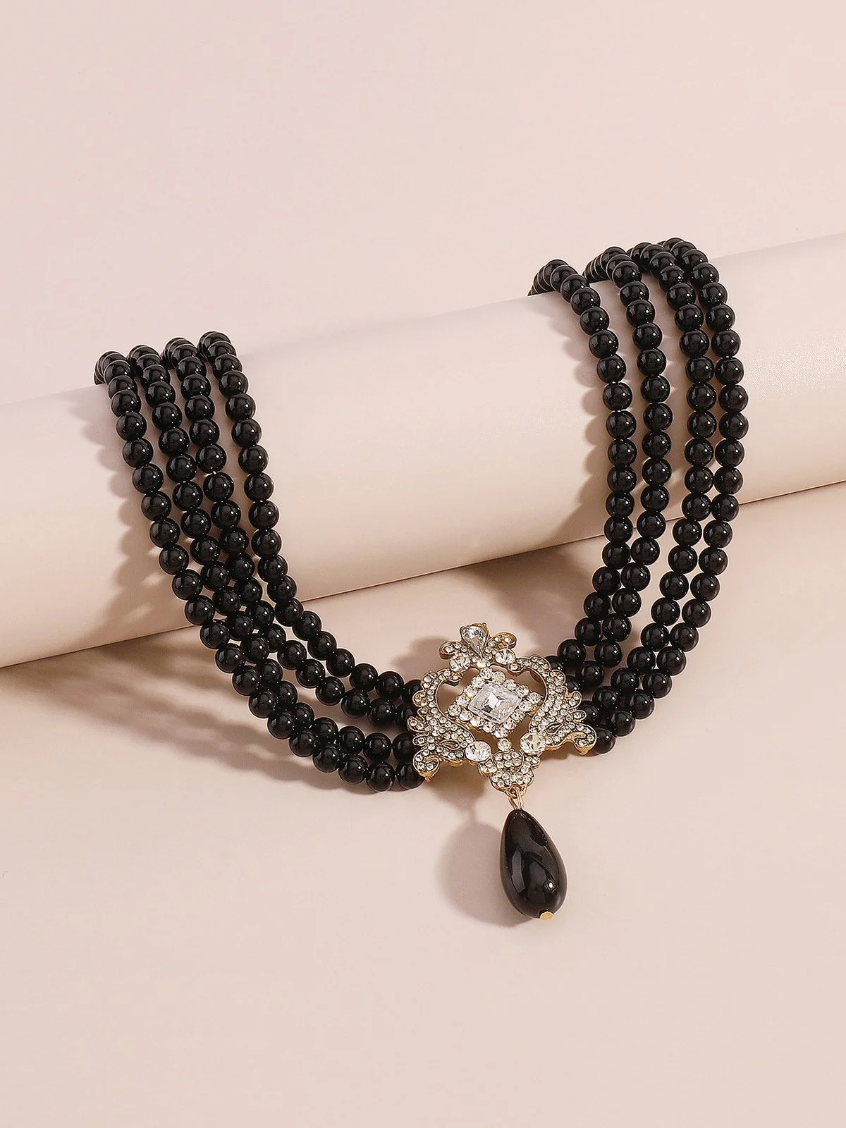 Elegant Faux Pearl Choker