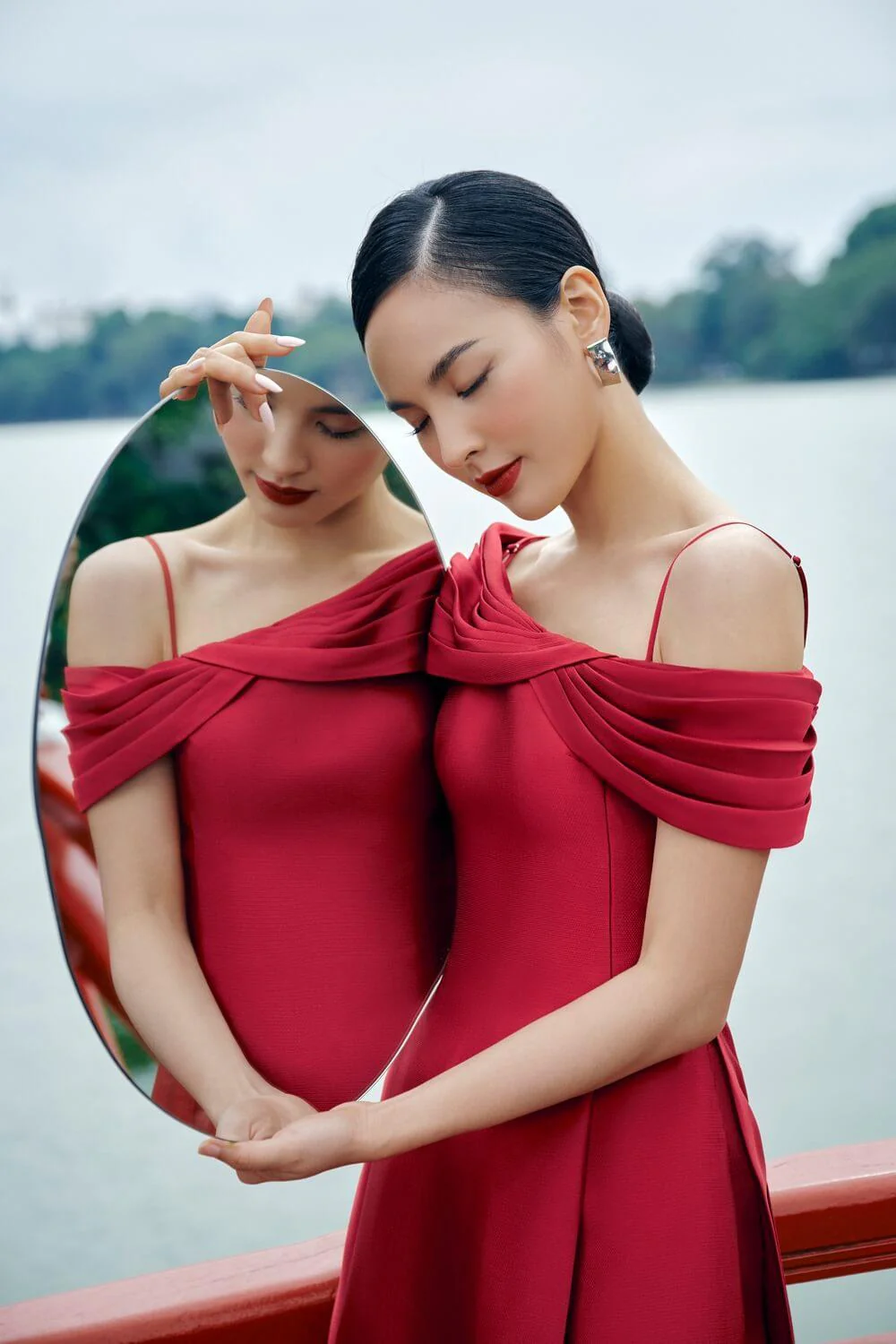 Inh La Asymmetric Shoulder Ao Dai