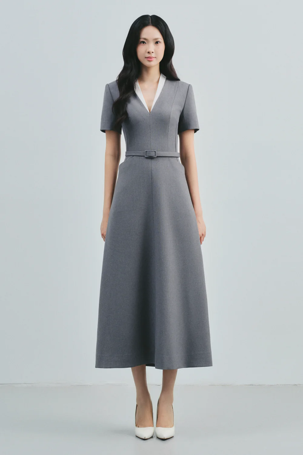 Apphia V-Neck Seam Pocket Midi Dress