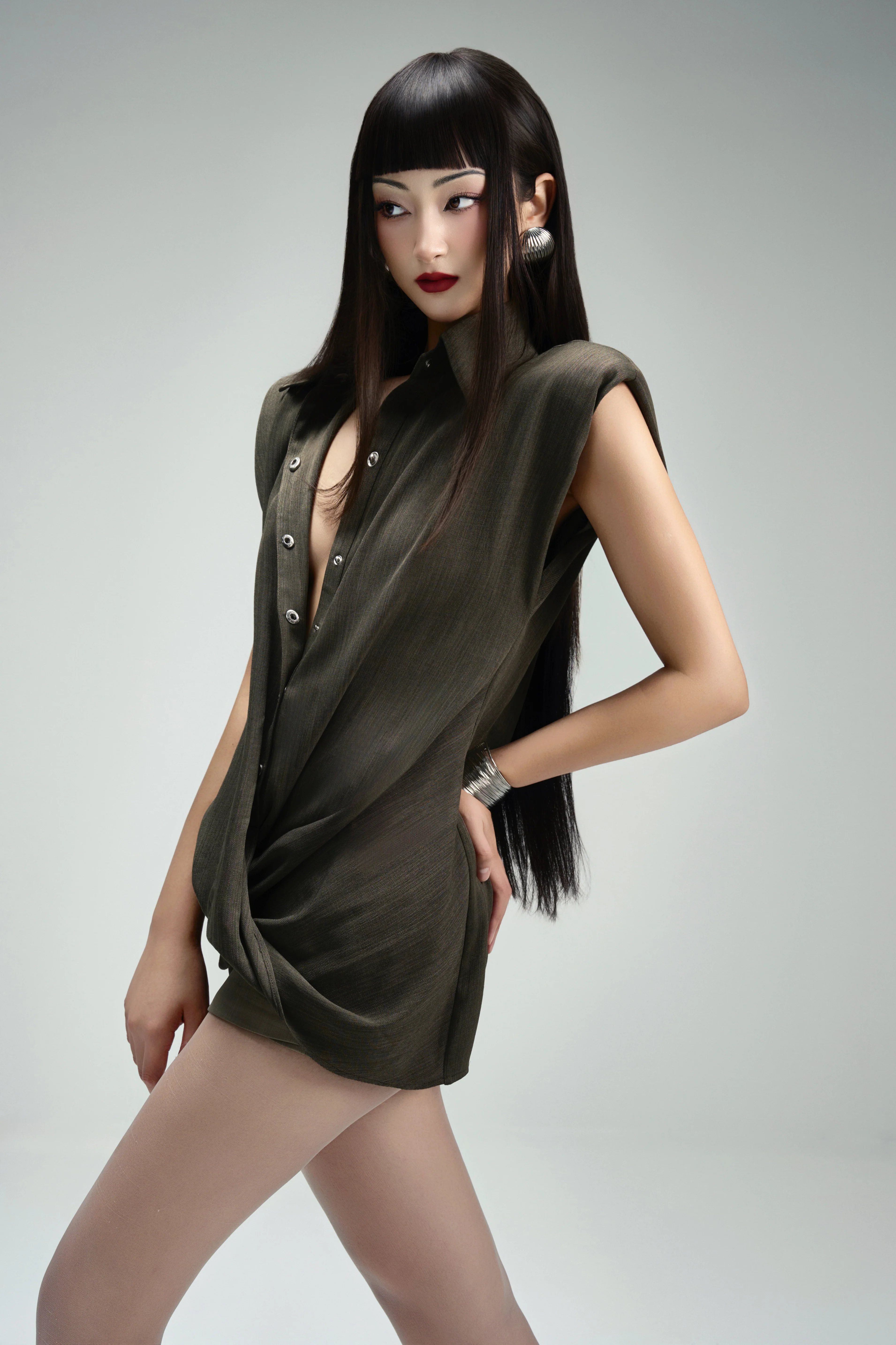 Jessie Blouson Sleeveless Crepe Shirt