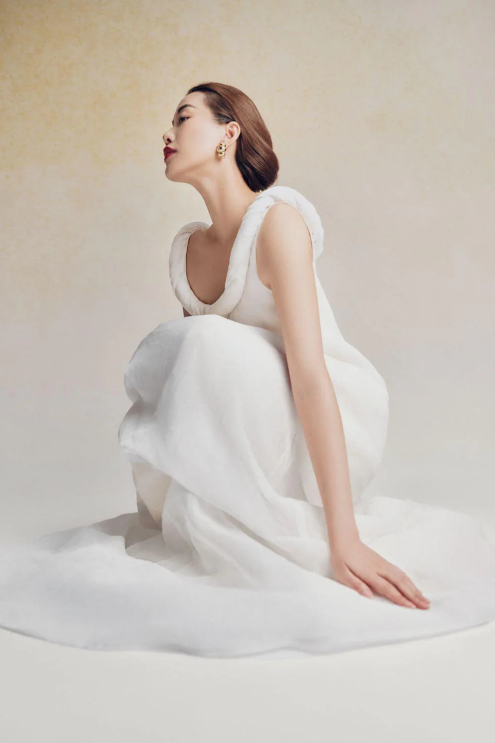 Uyen Thy Cocoon Sleeveless Floss Maxi Dress