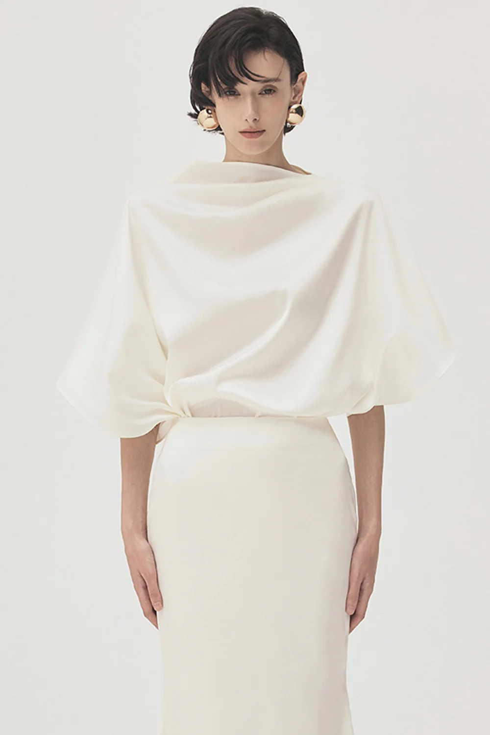 Xuan Di Straight Batwing Sleeved Satin Top