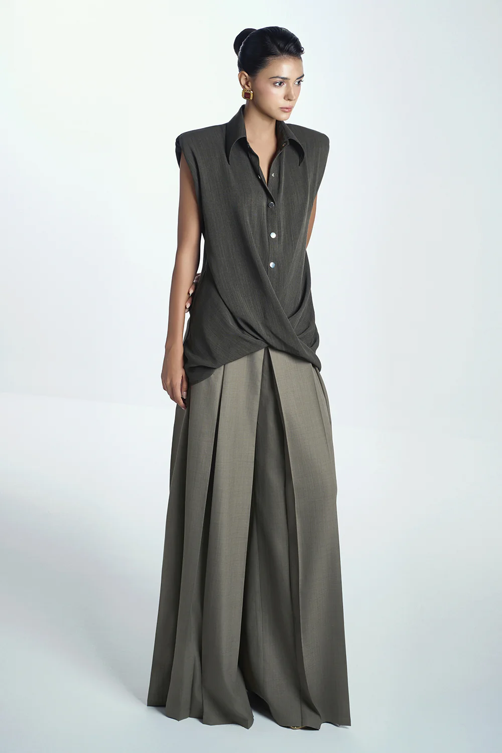 Jessie Blouson Sleeveless Crepe Shirt