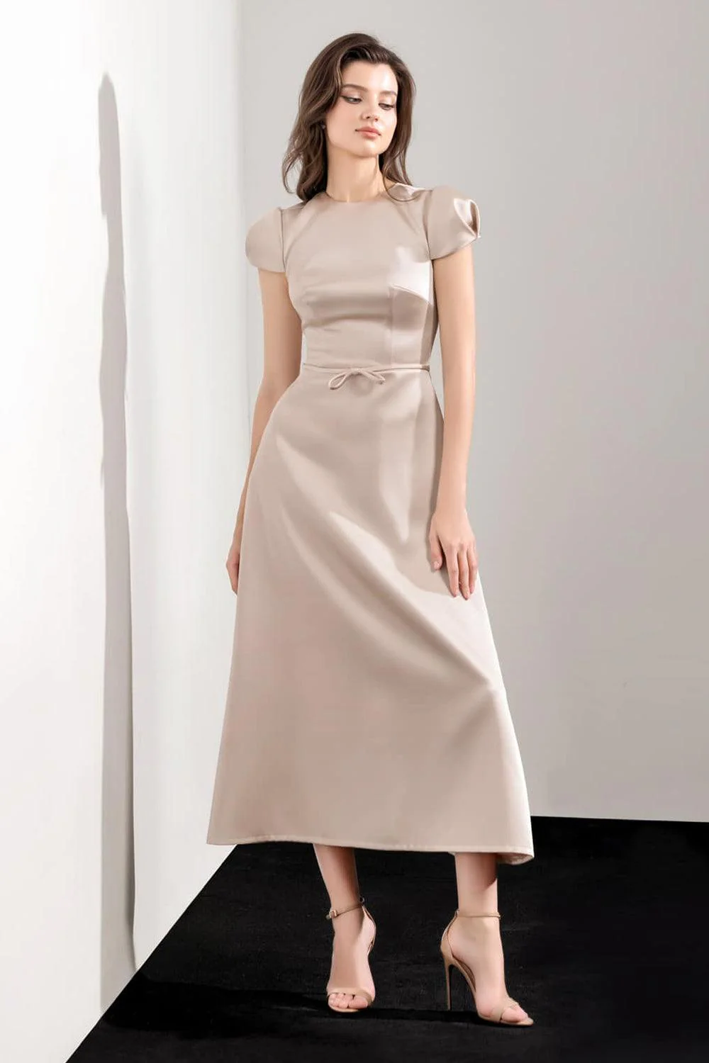Malva A-line Puffy Sleeved Taffeta Midi Dress