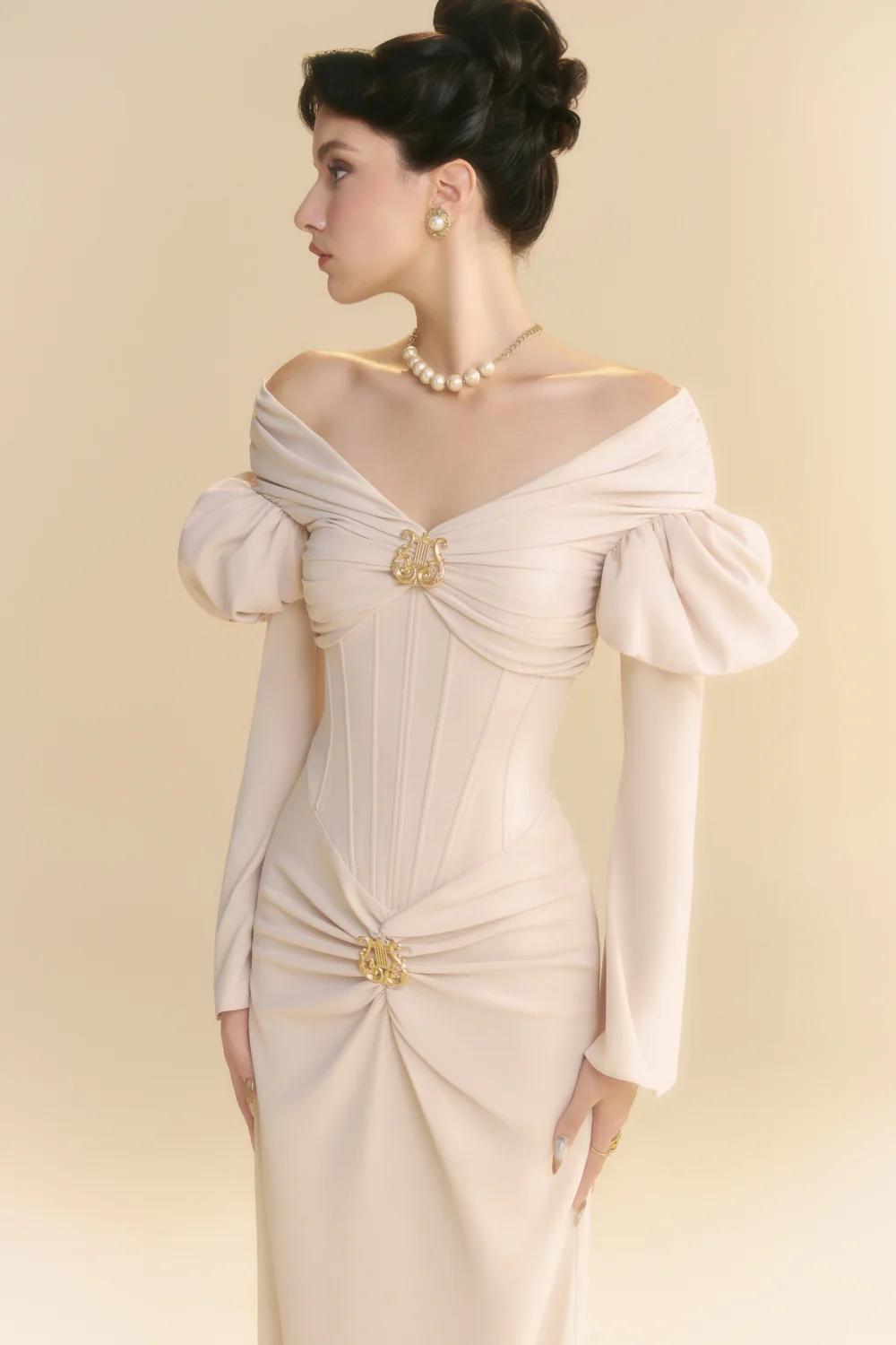 Vanille Off-Shoulder Gathering Midi Dress