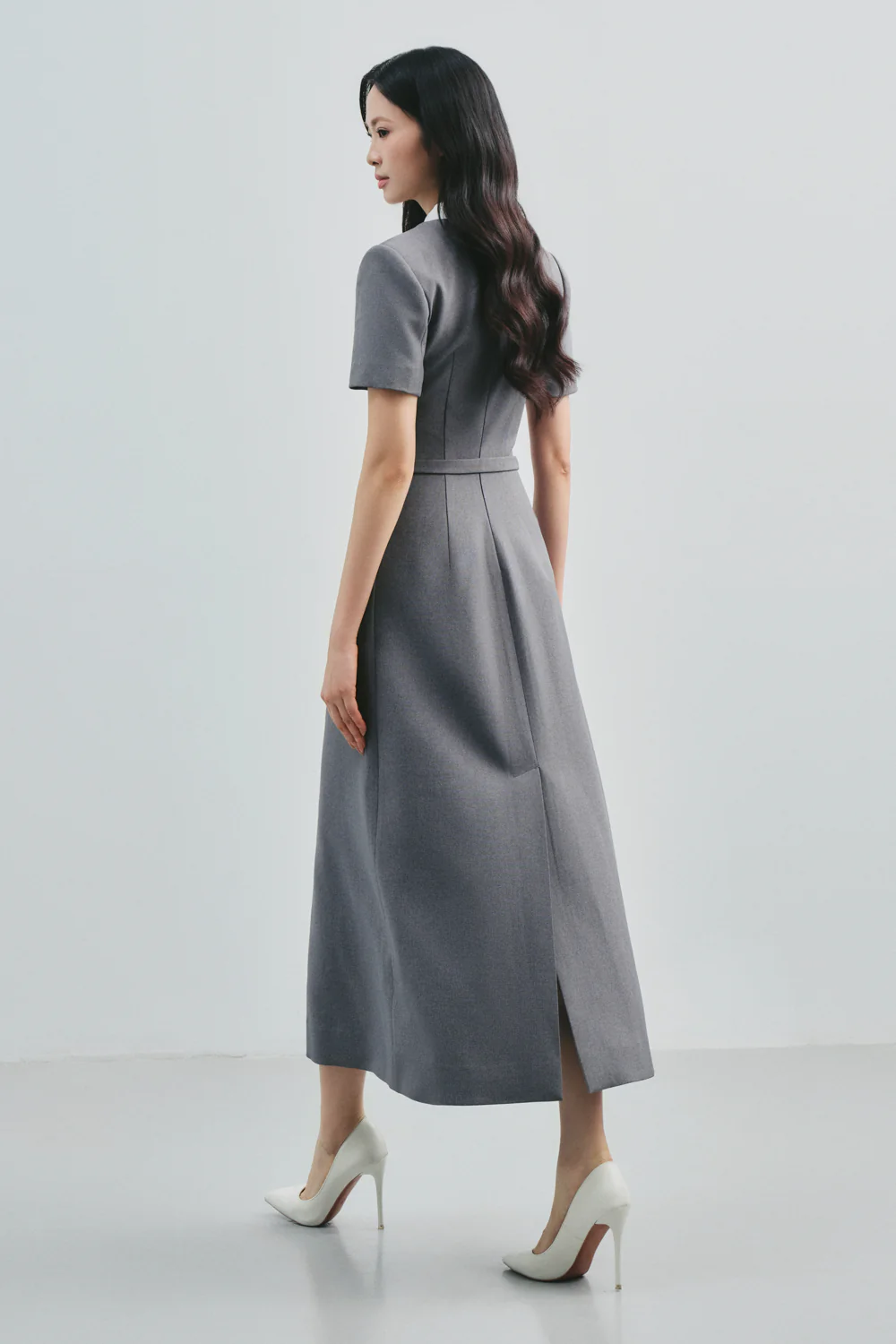 Apphia V-Neck Seam Pocket Midi Dress