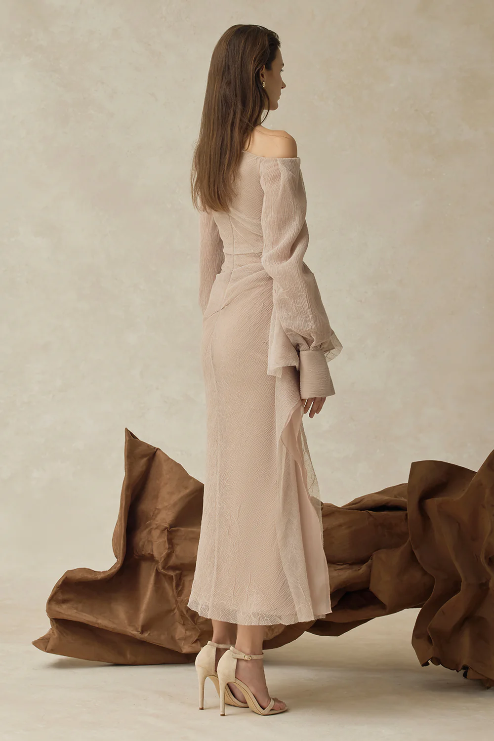 Elarion Asymmetric Neck Draped Midi Dress