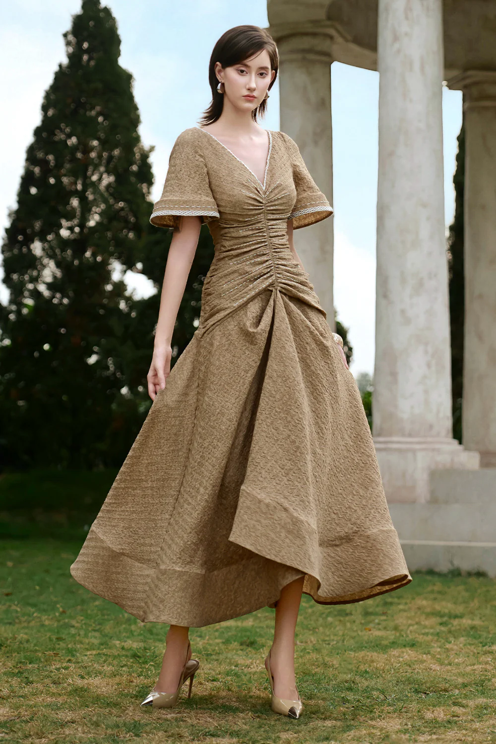 Isla V-Neck Gathering Midi Dress