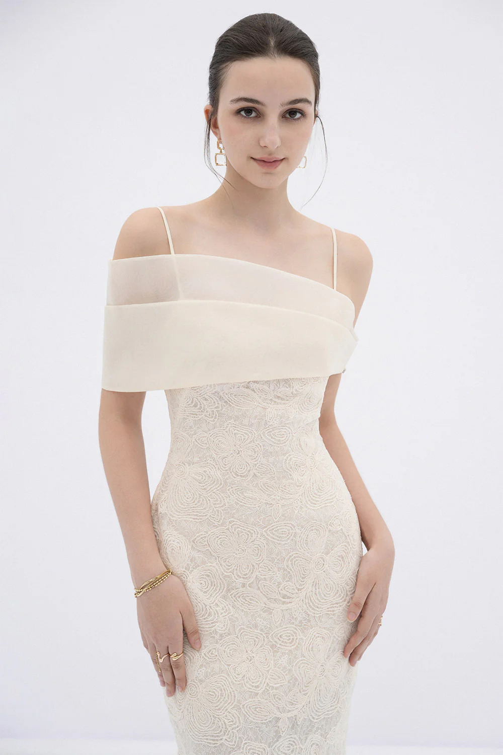 Eira Sheath Cold Shoulder Sleeved Lace Maxi Dress