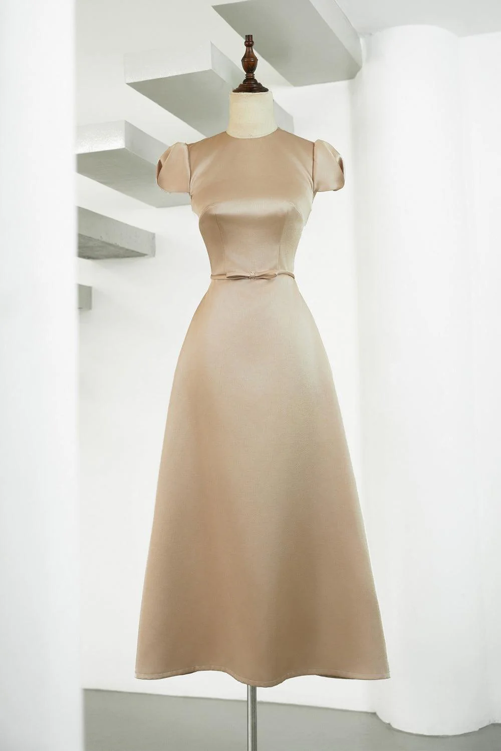 Malva A-line Puffy Sleeved Taffeta Midi Dress