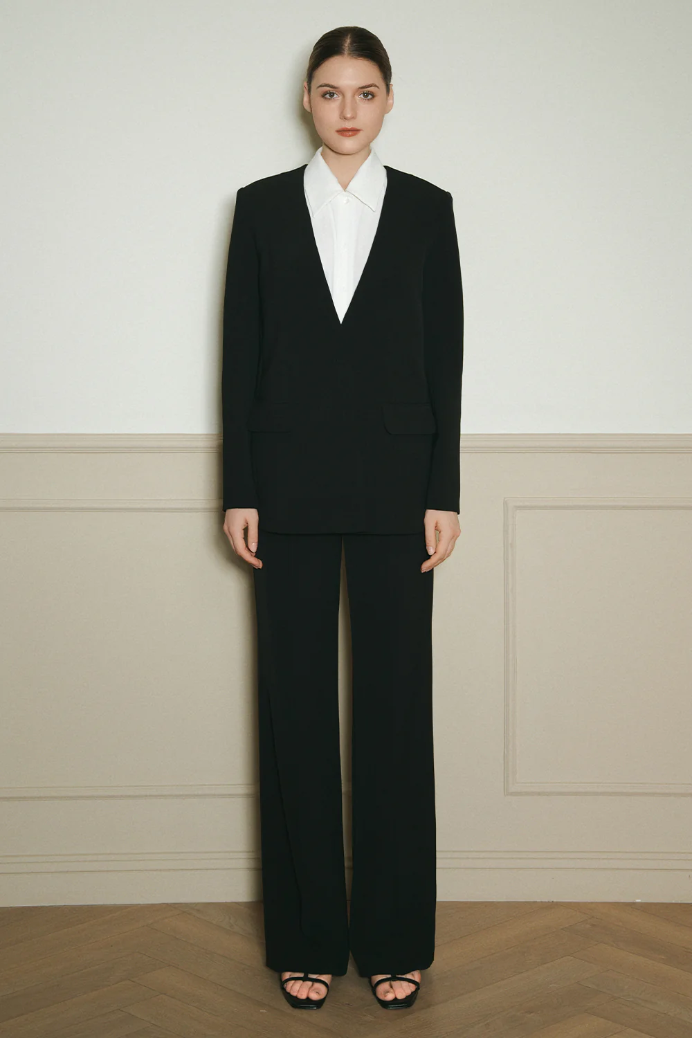 Pino V-Neck Wool Blazer