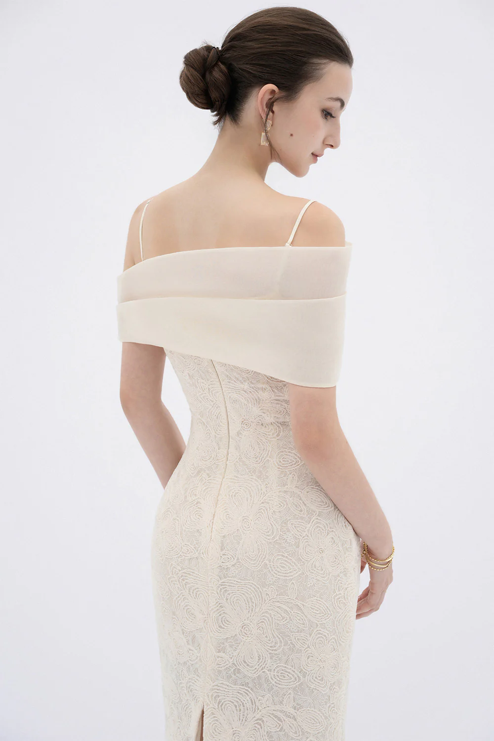 Eira Sheath Cold Shoulder Sleeved Lace Maxi Dress