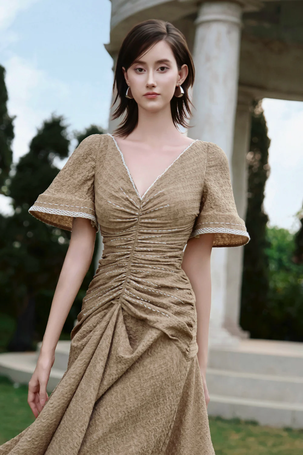 Isla V-Neck Gathering Midi Dress