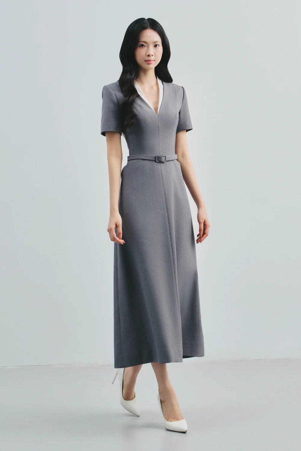 Apphia V-Neck Seam Pocket Midi Dress