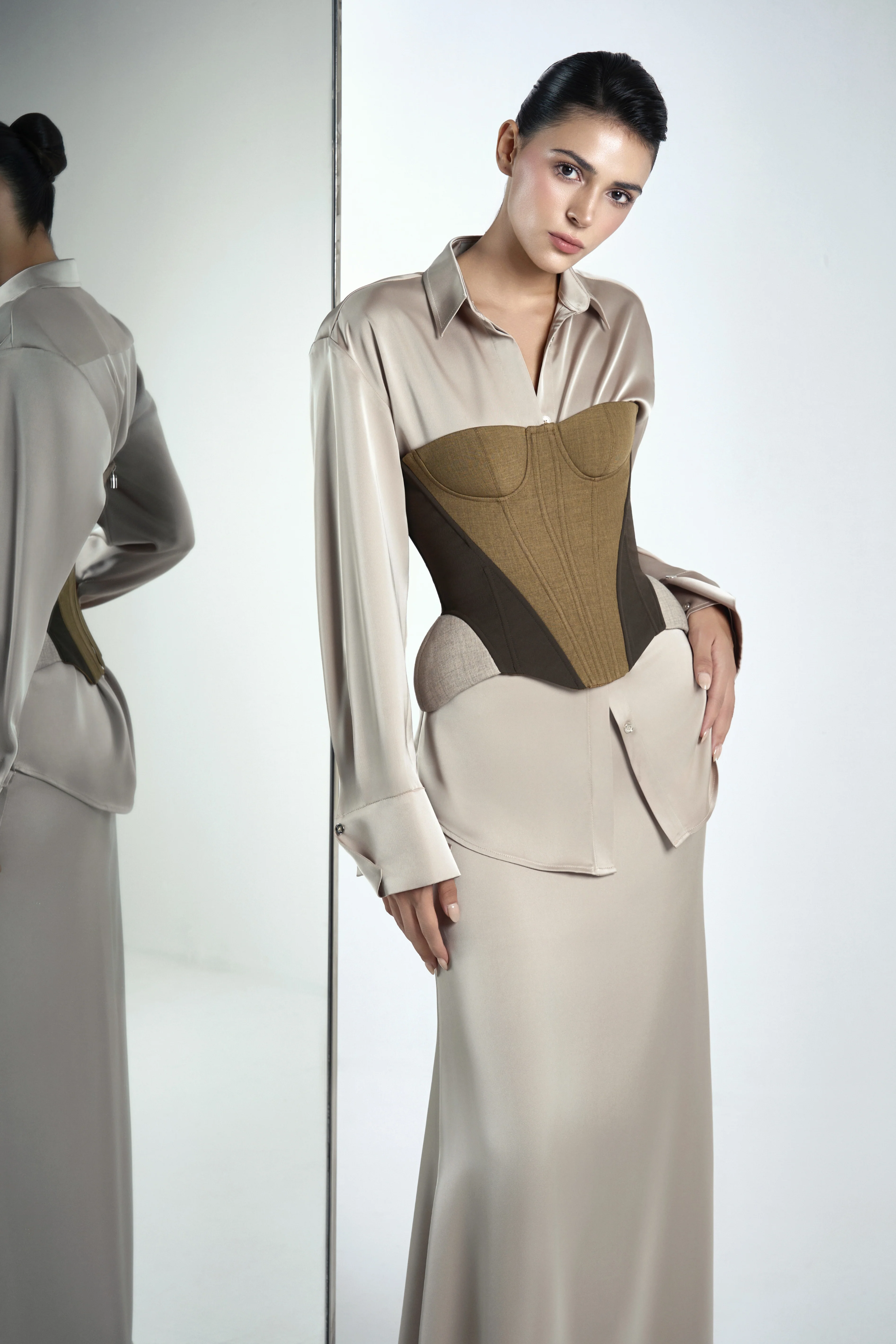 Planny Straight Cuff Sleeved Silk Shirt