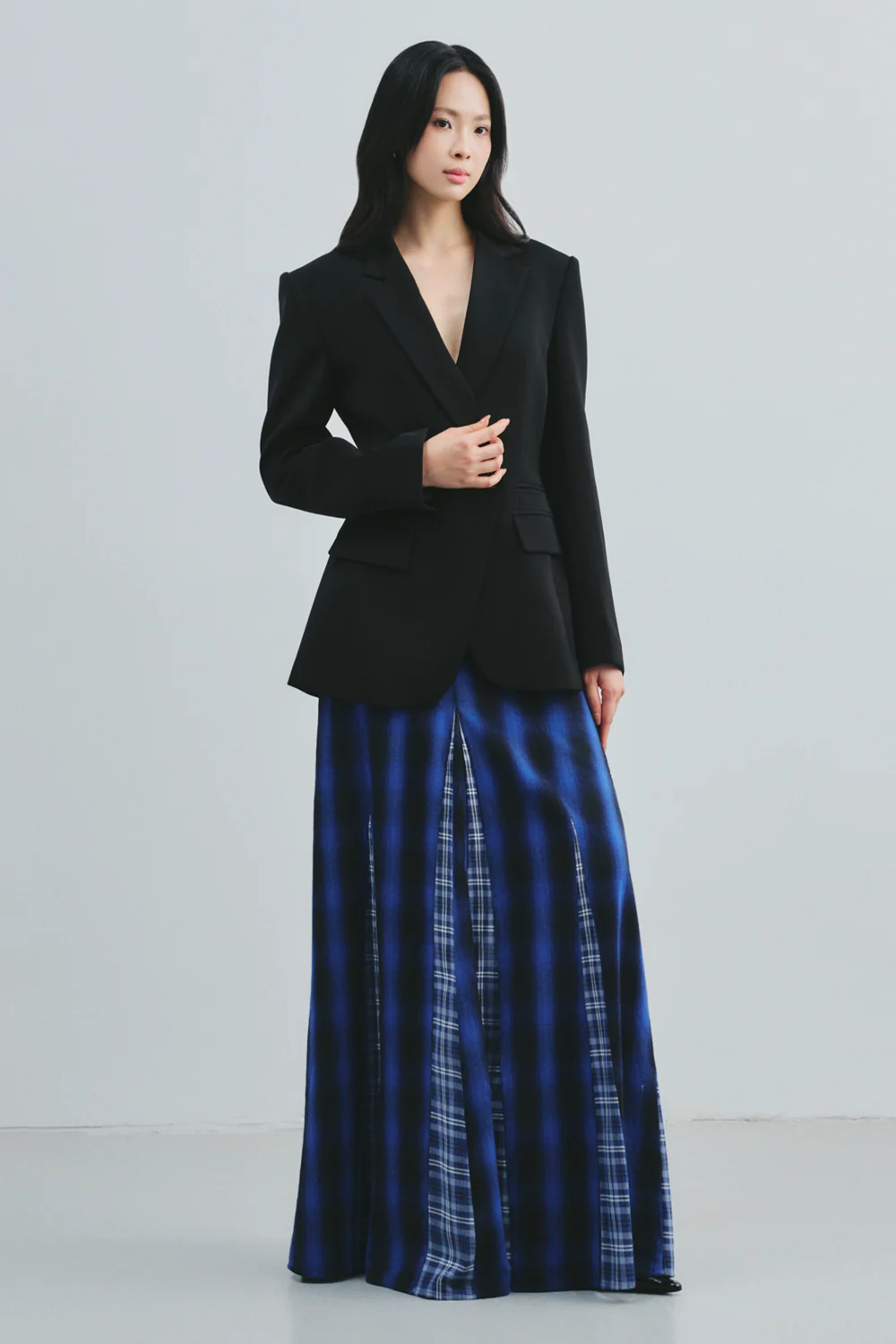 Sylvia V-Neck Crepe Blazer