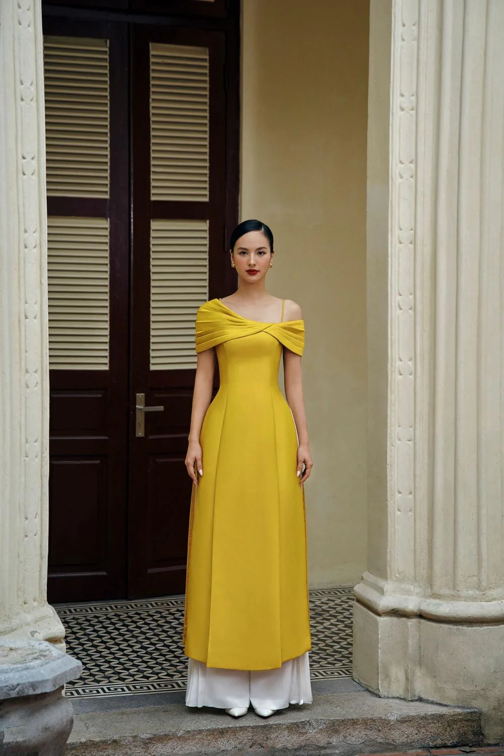 Inh La Asymmetric Shoulder Ao Dai
