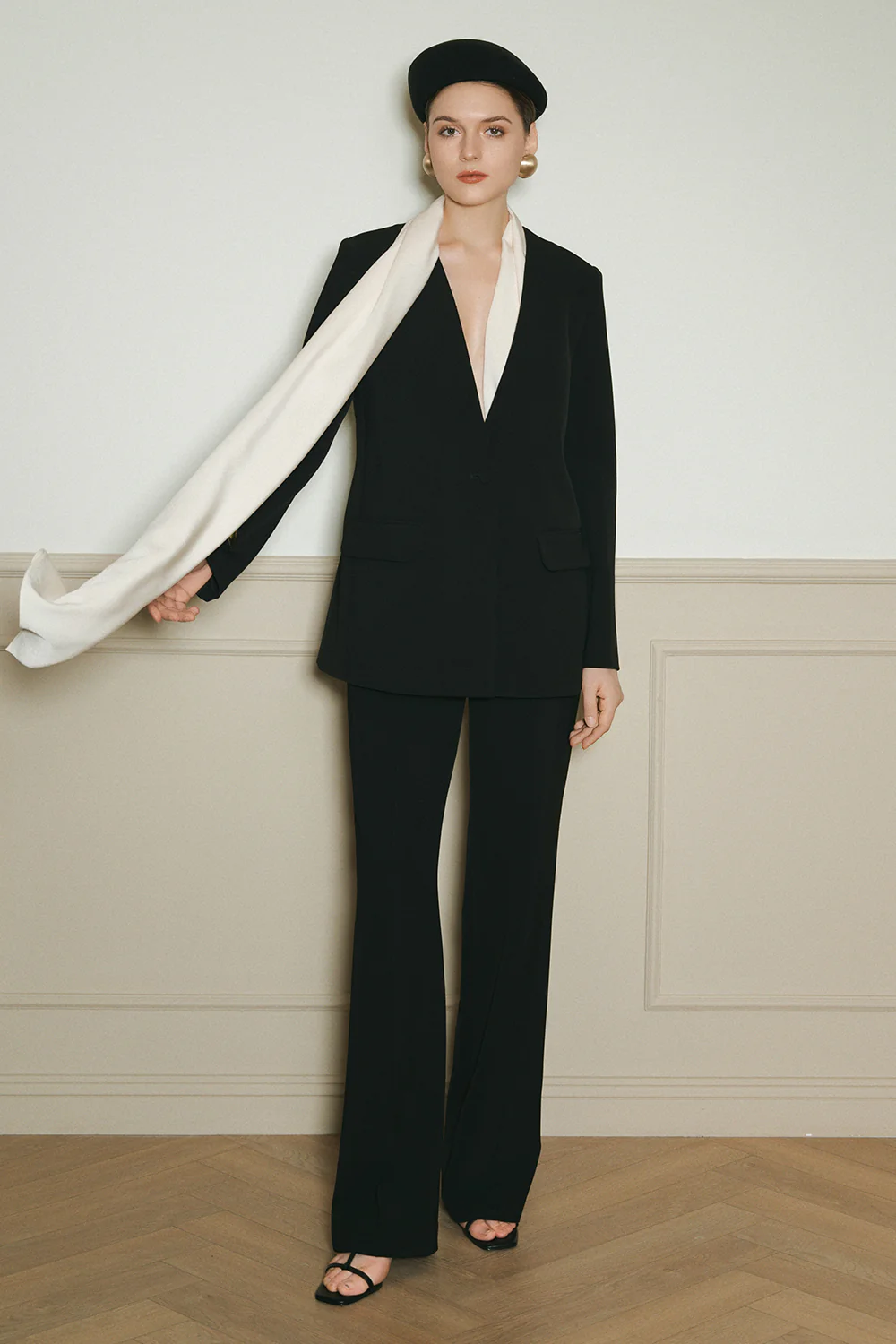 Pino V-Neck Wool Blazer