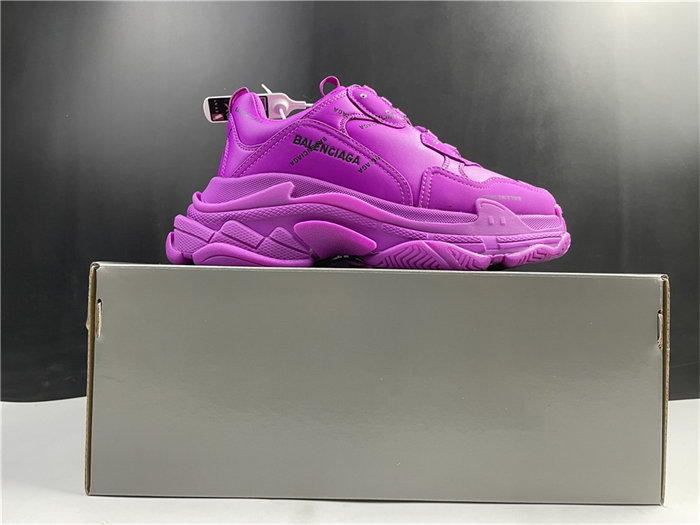 BLCG TRIPLE SNEAKER 524039 W2FA1 9016 detail 2