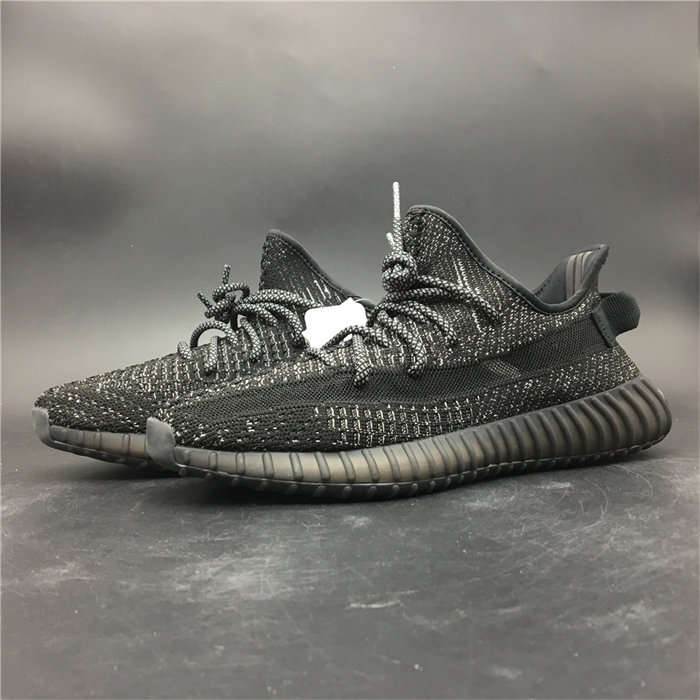 ADS Yeezy Boost 350 V2 Black EF2368 detail 3