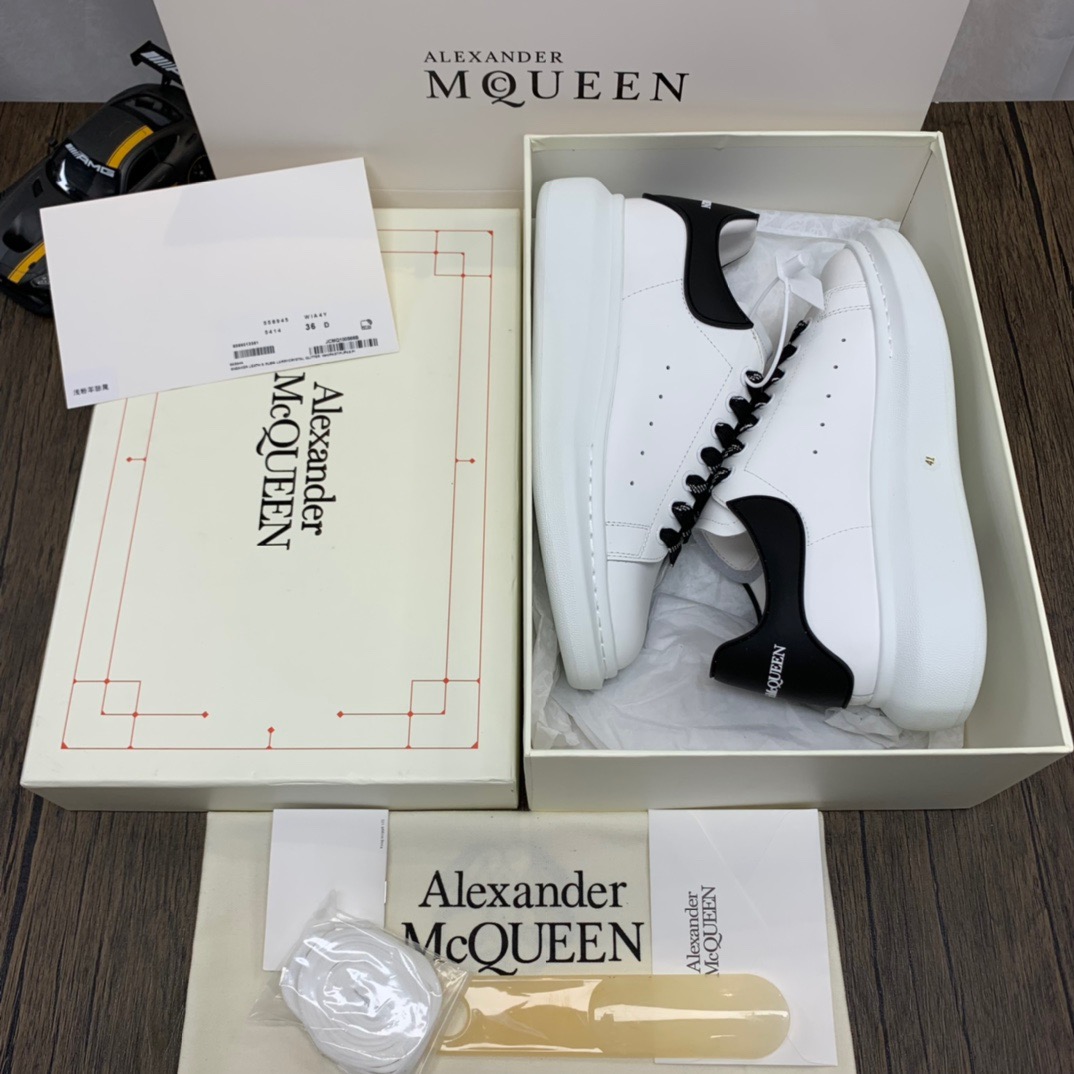 McQuen White Black Laces 621056WHXMT9034 detail 2