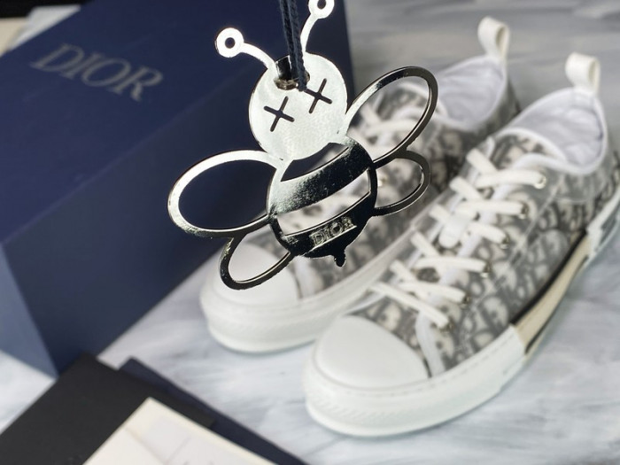 B23 Oblique low Sneakers T004801-1068 detail 13