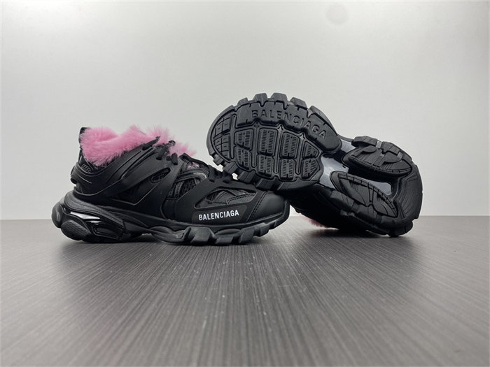 BLCG Track Fake Fur Black Pink 668555 W3CQ6 1050 detail 3