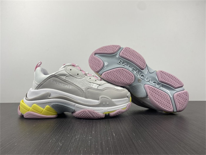 BLCG Triple S White Yellow 524039 W2FW4 7541 detail 3