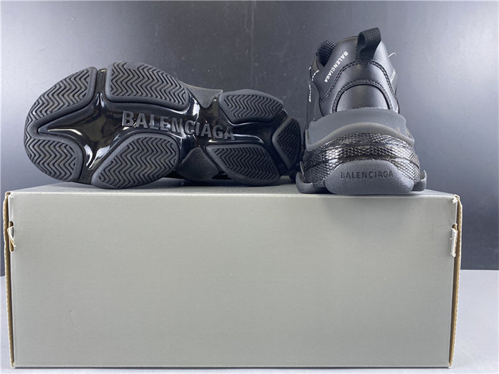 BLCG TRIPLE SNEAKER 524039 W09E1 2021 detail 6