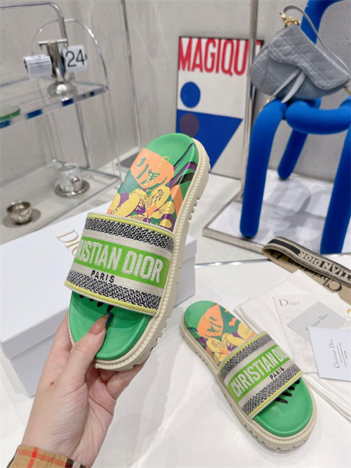 Dio Slipper detail 2