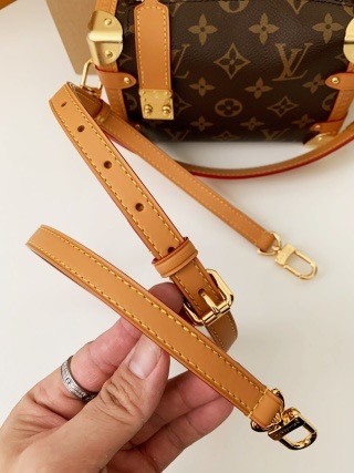 L X V small SIDE TRUNK handbag M46815, size: 18*12.5*8cm detail 12