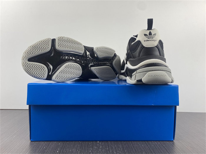 BLCG TRIPLE S SNEAKER 710021 W3RN3 1001 detail 6
