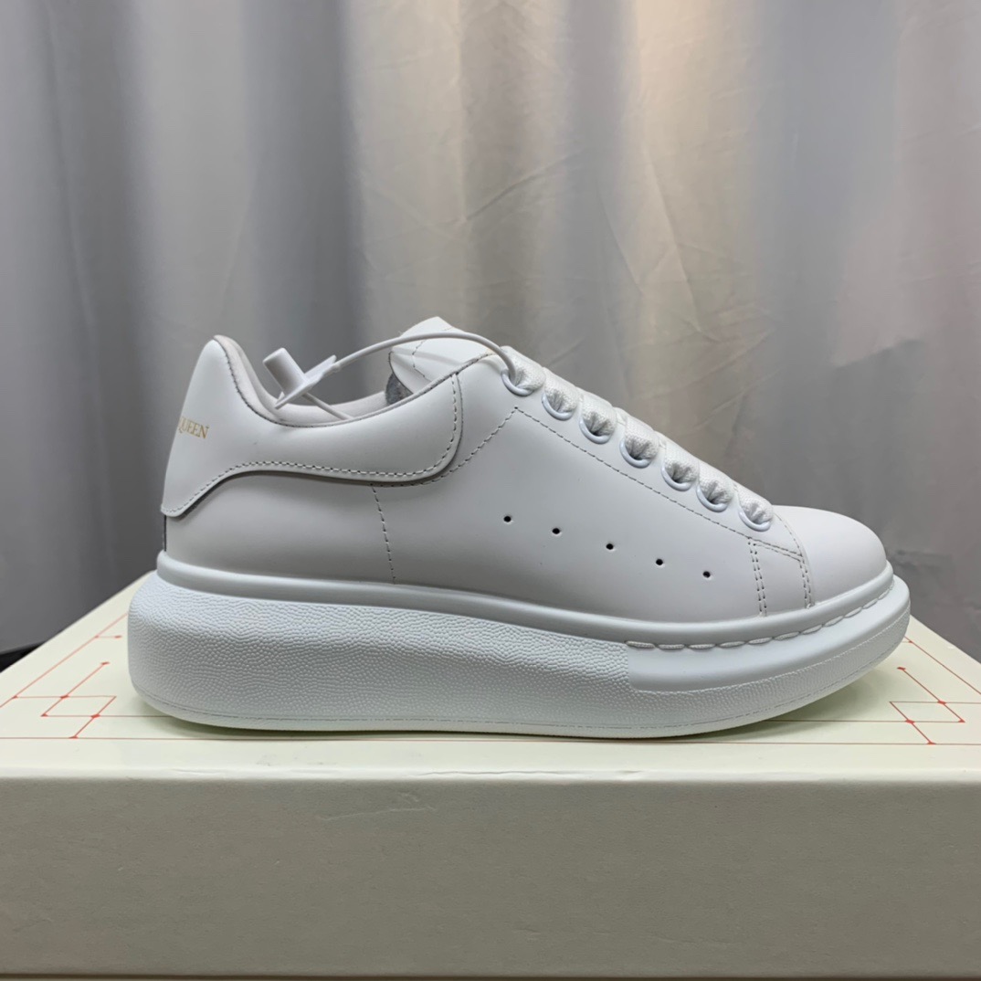 McQuen White 553680WHGP59000 detail 3