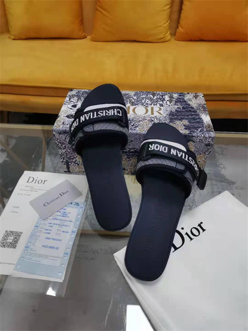Dio Slipper detail 4