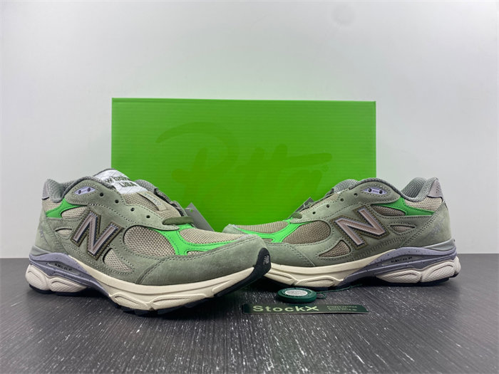 NB 990v3 Patta Keep Your Family Close M990PP3