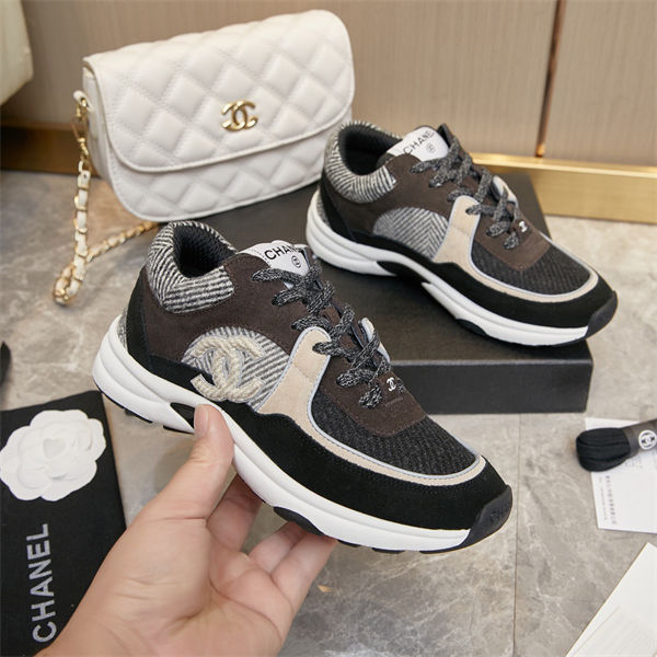 Chanel Sneakers detail 4