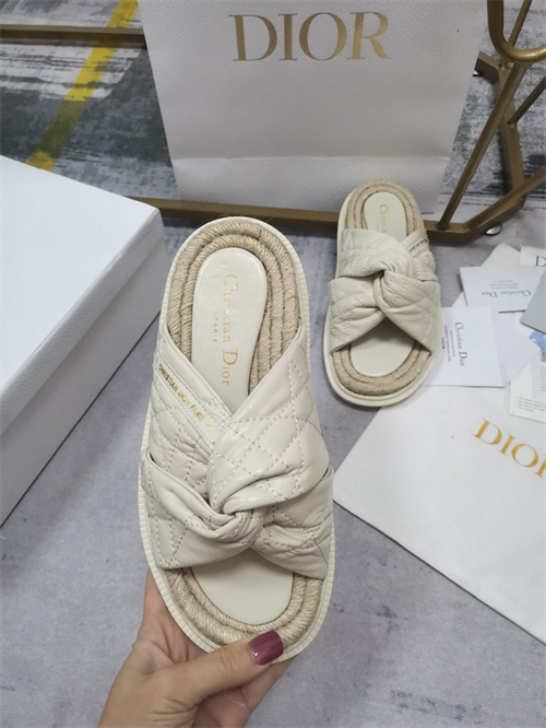Dio Slipper detail 2