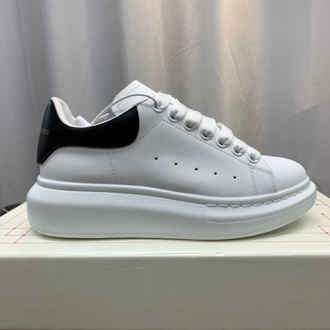 McQuen Ivory Black 553680WHGP59061 detail 3