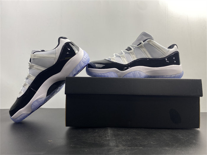 JRD 11 Retro Low Concord 528895-153 detail 2