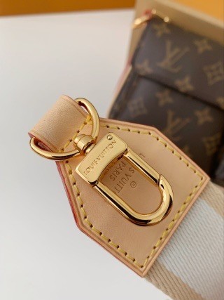 L X V VIBE monogram handbag M46999, detail 10