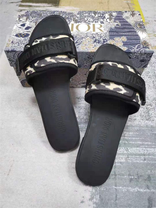 Dio Slipper detail 4