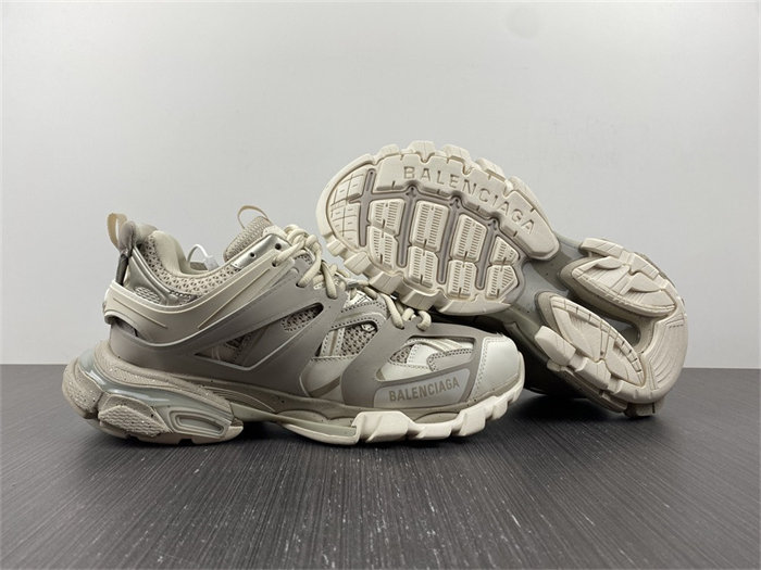 BLCG Track Recycled Sole Beige 542023 W3FE4 9697 detail 3