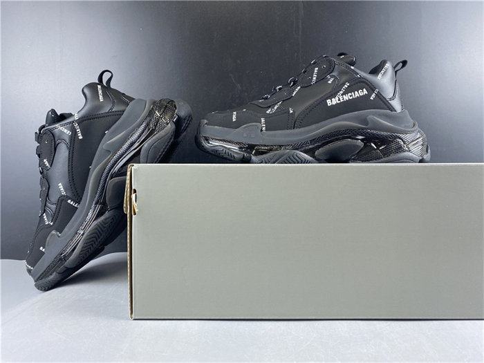BLCG TRIPLE SNEAKER 524039 W09E1 2021 detail 2