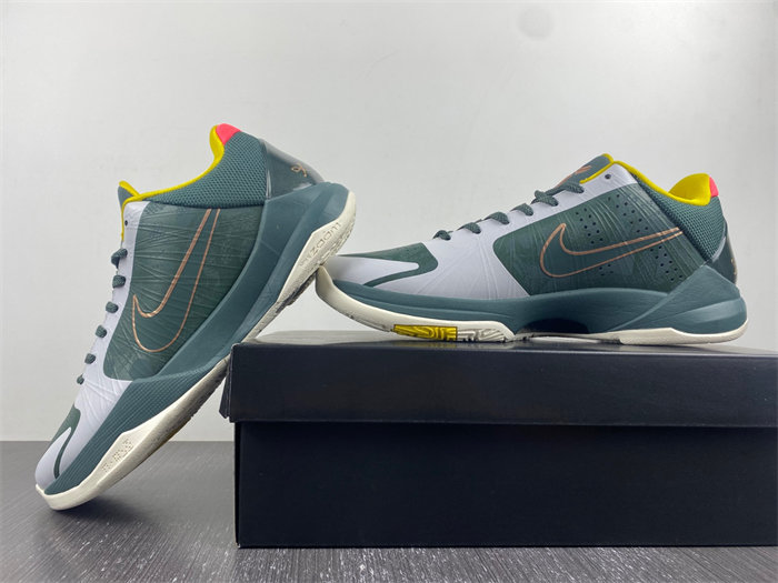 NK Kobe 5 Protro EYBL Girls CD4991-300 detail 2