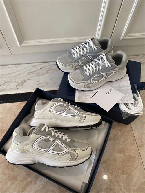 DR B30 Sneakers detail 5