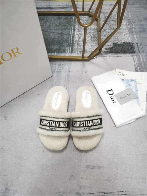 Dio Slipper detail 5