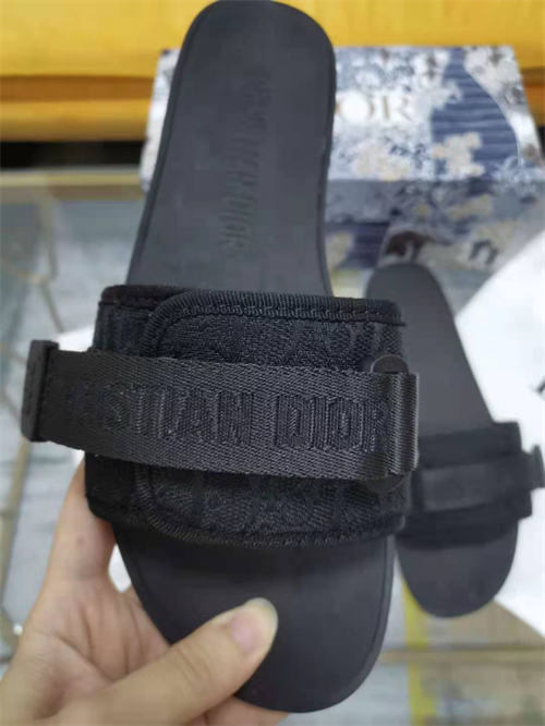 Dio Slipper detail 2