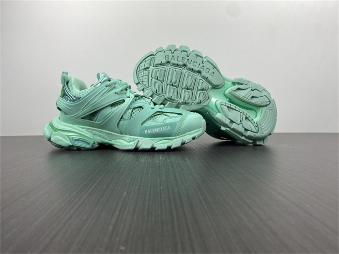 BLCG Track Recycled Green 542436 W3FE3 3000 detail 3