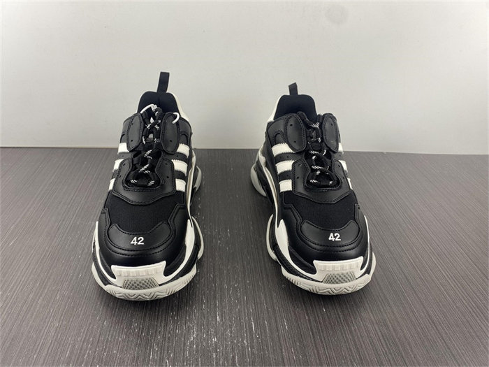 BLCG TRIPLE S SNEAKER 710021 W3RN3 1001 detail 4